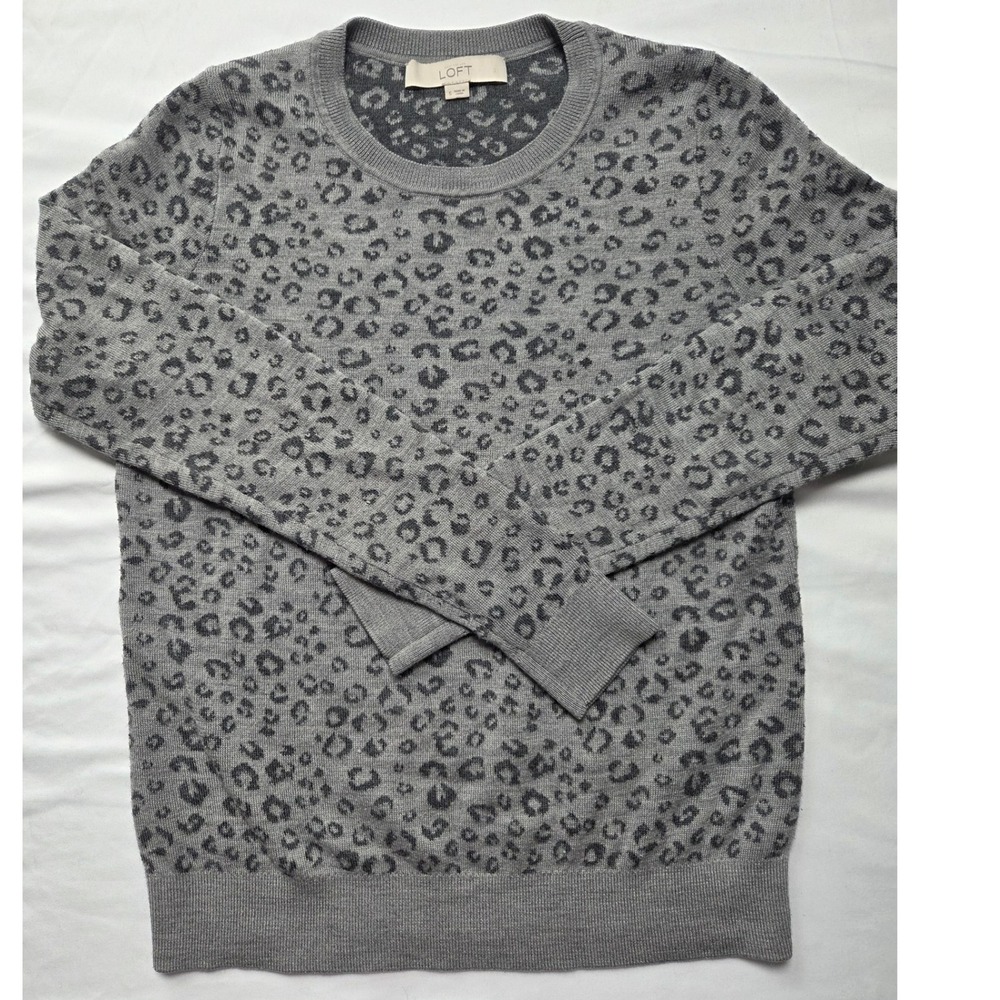 Loft Ann Taylor Grey Leopard Print Crew Neck Sweater Long Sleeve Small